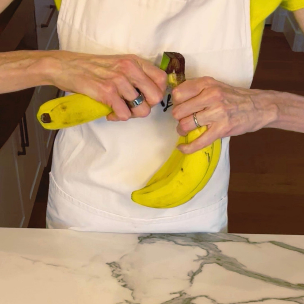 How to keep bananas from ripening too fast