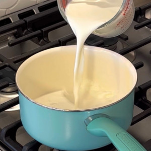 DIY Sweetened Condensed Milk - LORAfied
