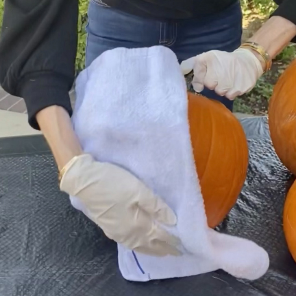 An Easy Hack for Gorgeous Fall Porch Pumpkins