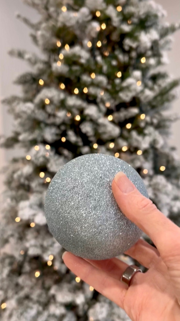 tree decorating hack