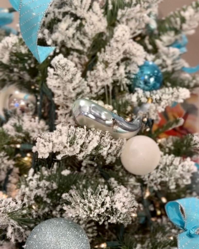 tree decorating hack