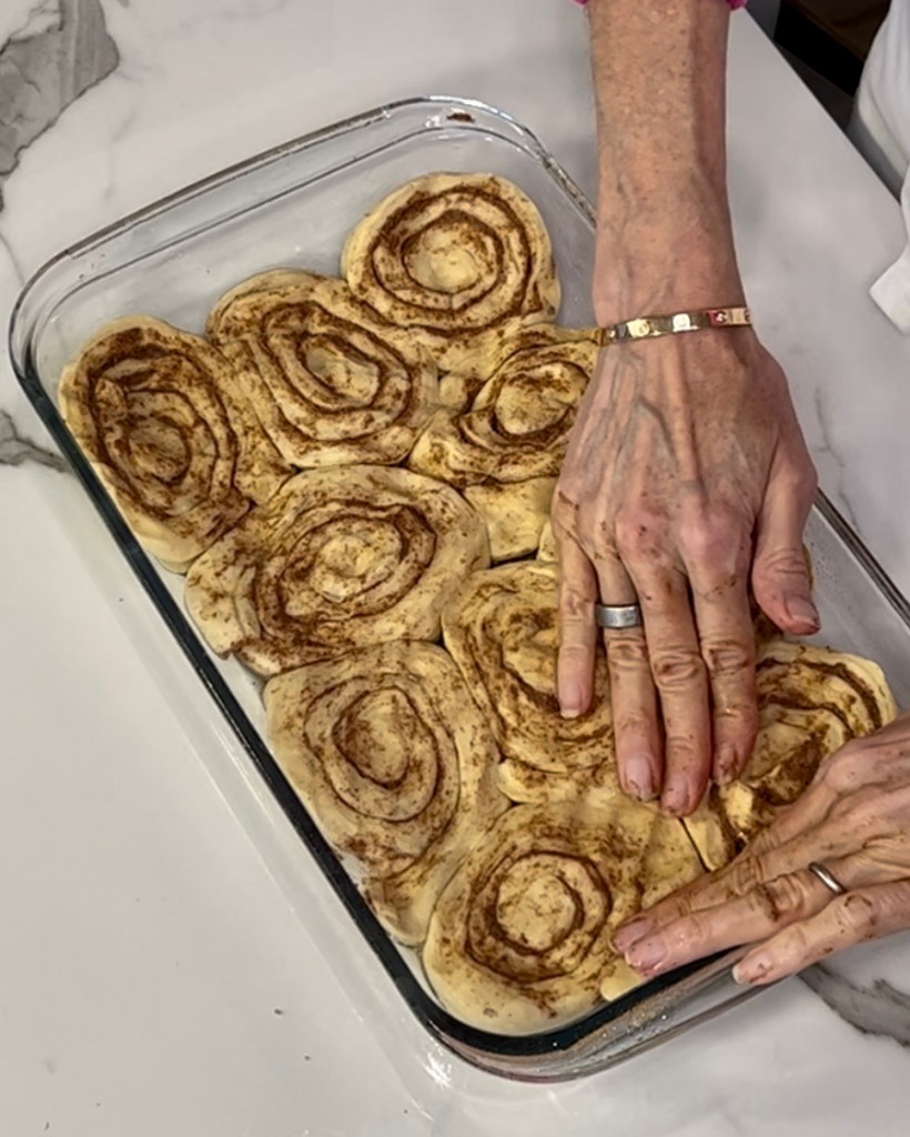 gingerbread cinnamon roll 