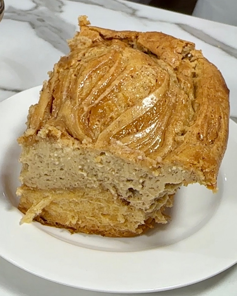 gingerbread cinnamon roll 