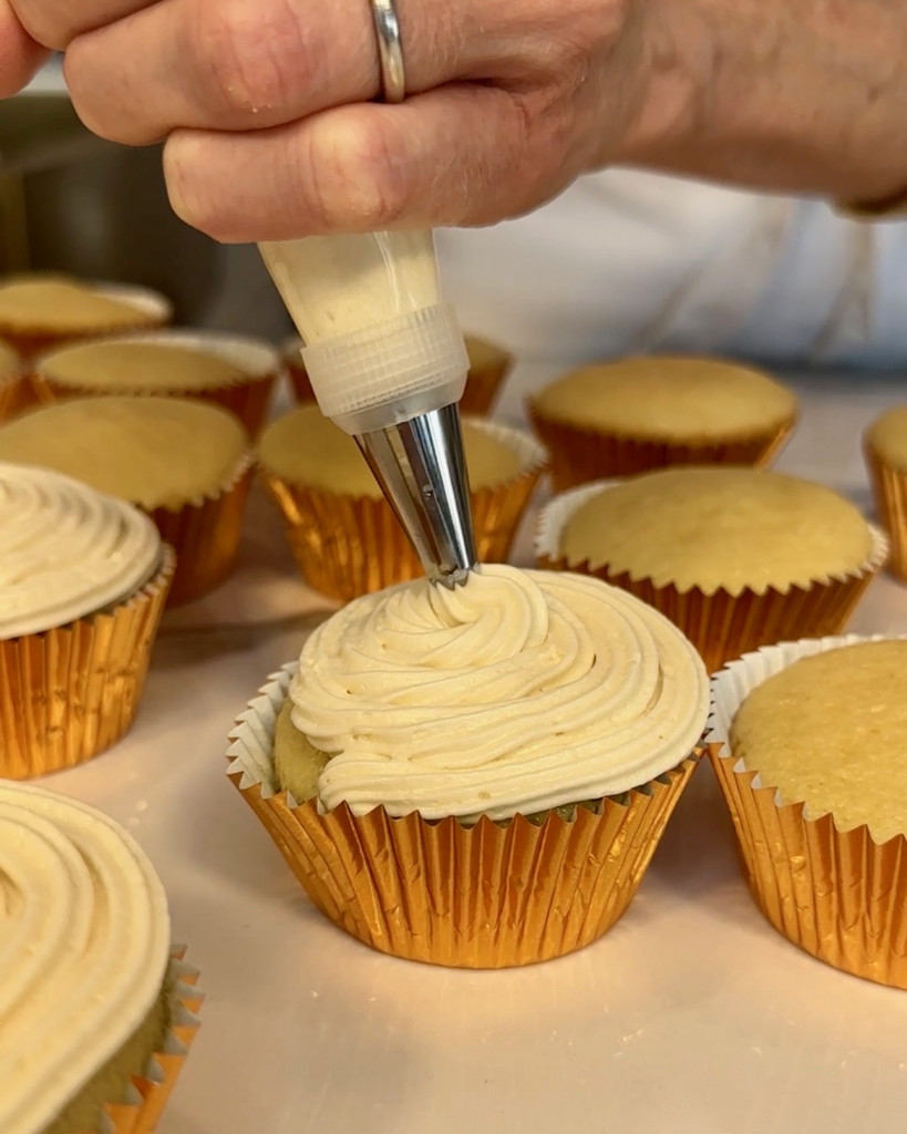 champagne cupcakes